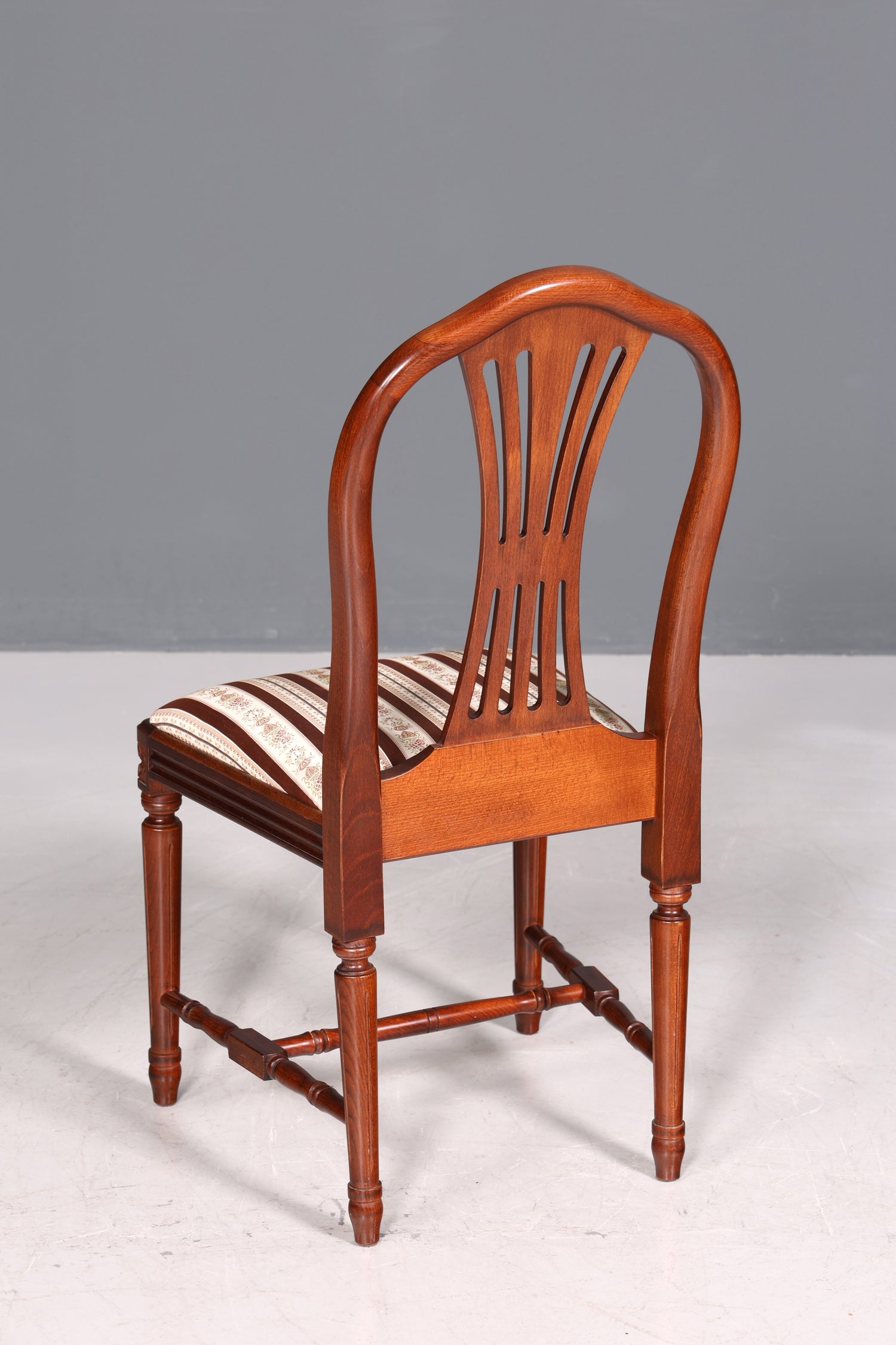 Traumhafter Stuhl im Gustavianischem Stil Englisch Küchenstuhl Antik Stil Sekretär Stuhl