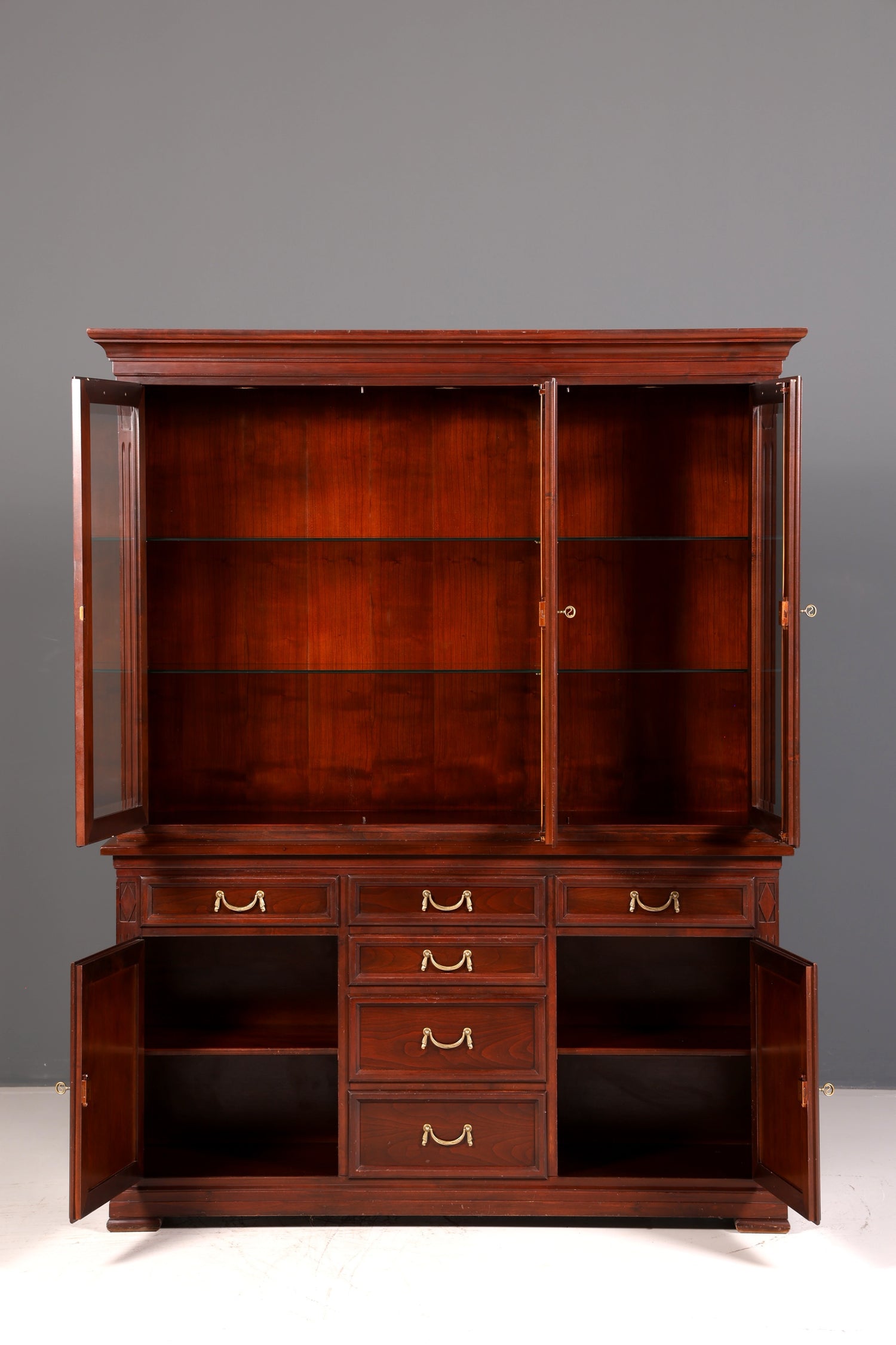 Wunderschöne Original Selva Vitrine Villa Borghese Antik Stil massiv Holz Buffet Schrank Bibliothek