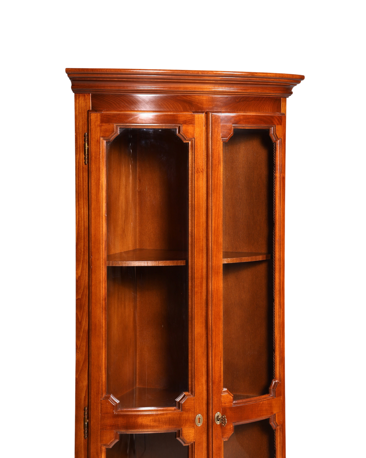 Hauptstadt Möblerei Original Selva Eckvitrine aus massivem Holz im antiken Stil mit Glasfront und Patina