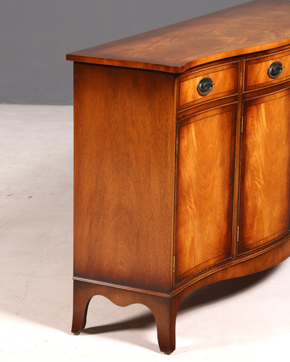 Beautiful Bevan Funnell English sideboard, Reprodux buffet cabinet, chest of drawers, credenza
