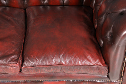 Stilvolles Original Chesterfield Sofa 2-Sitzer Couch England Oxblood Polstersofa