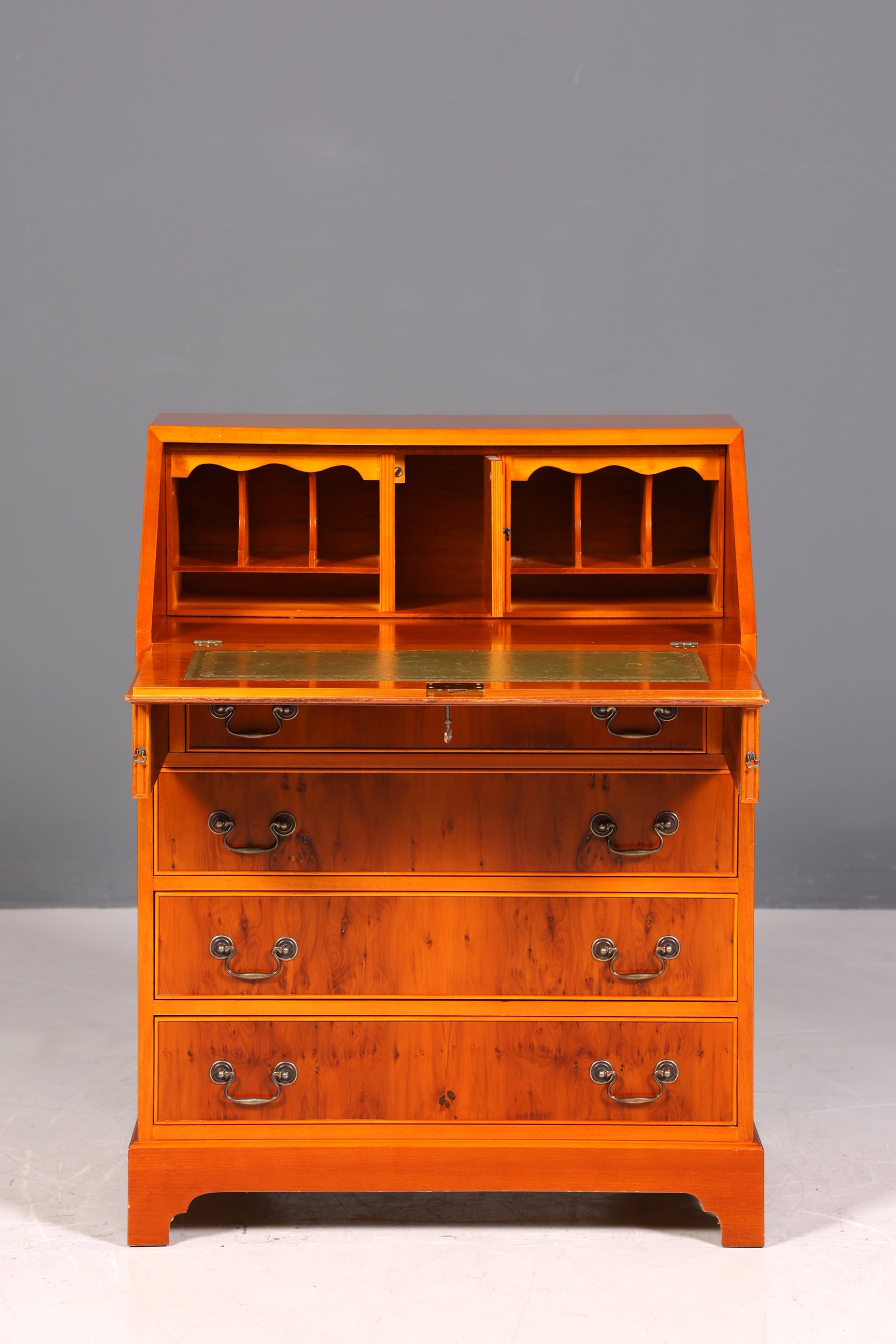 Wunderschöner Englischer Sekretär Eibe Schreibkommode Antik Stil Kommode UK Schreibtisch