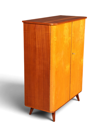Hauptstadt Möblerei 60er Jahre Mid Century Schrank aus Holz mit zwei Türen und konischen Beinen im Vintage-Stil