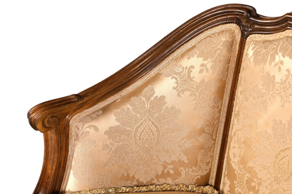 Hauptstadt Möblerei Chippendale Armlehnsessel im Barock Stil mit goldenem Samtbezug und geschwungenem Holzrahmen