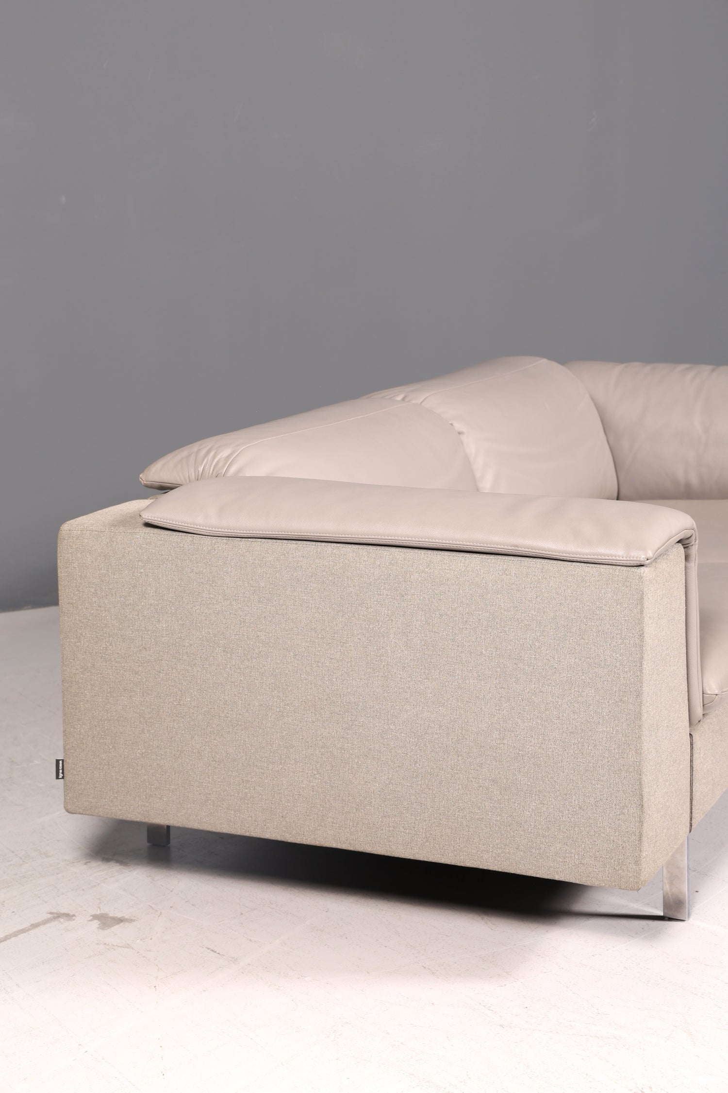 Wunderschönes Sofa der Marke Ligne Roset Grau Echtleder &amp; Stoff Couch Designer Sofa Wohnzimmer