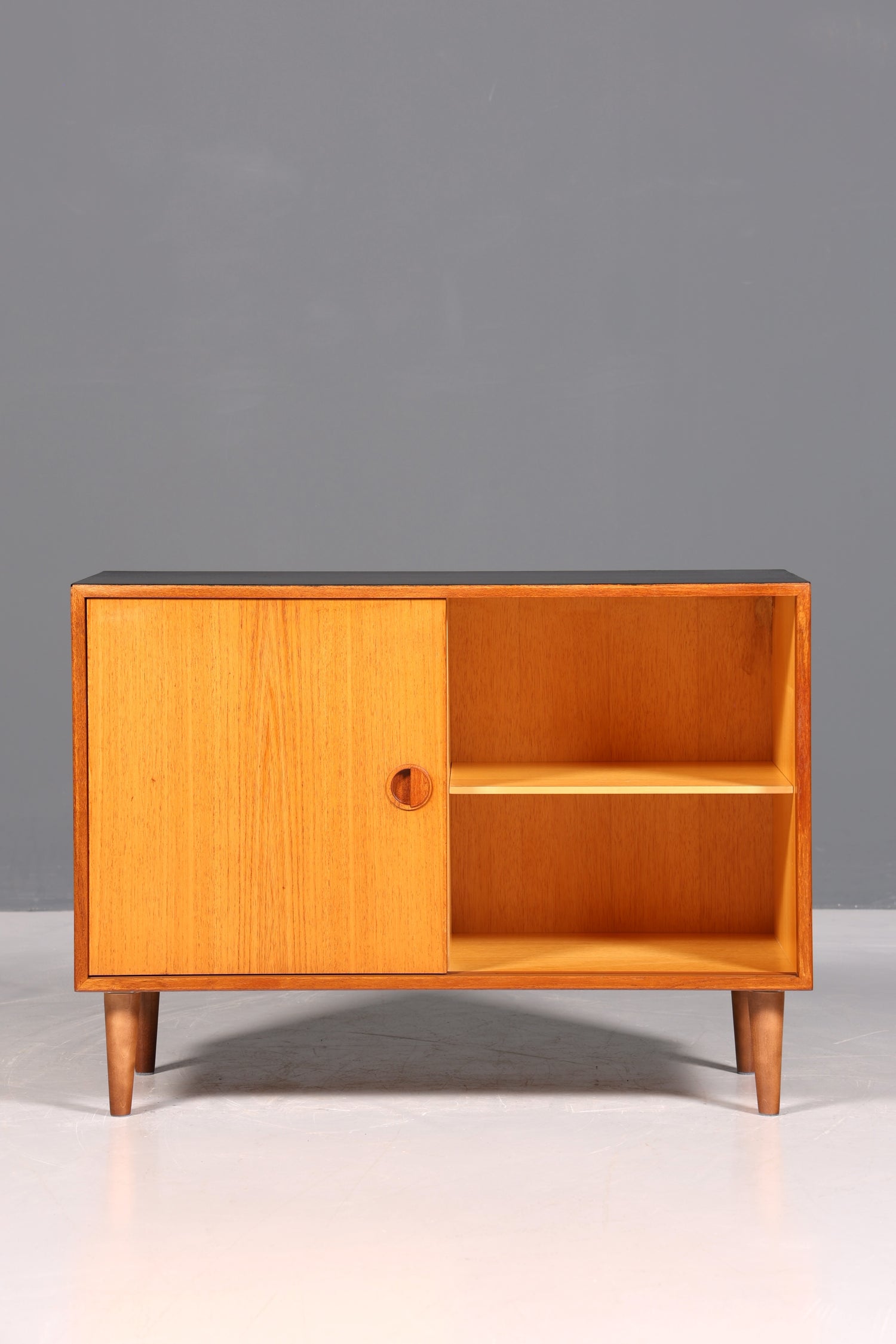 Traumhafter Mid Century Schrank Teak Holz Schiebetür Kommode Sideboard Flurschrank
