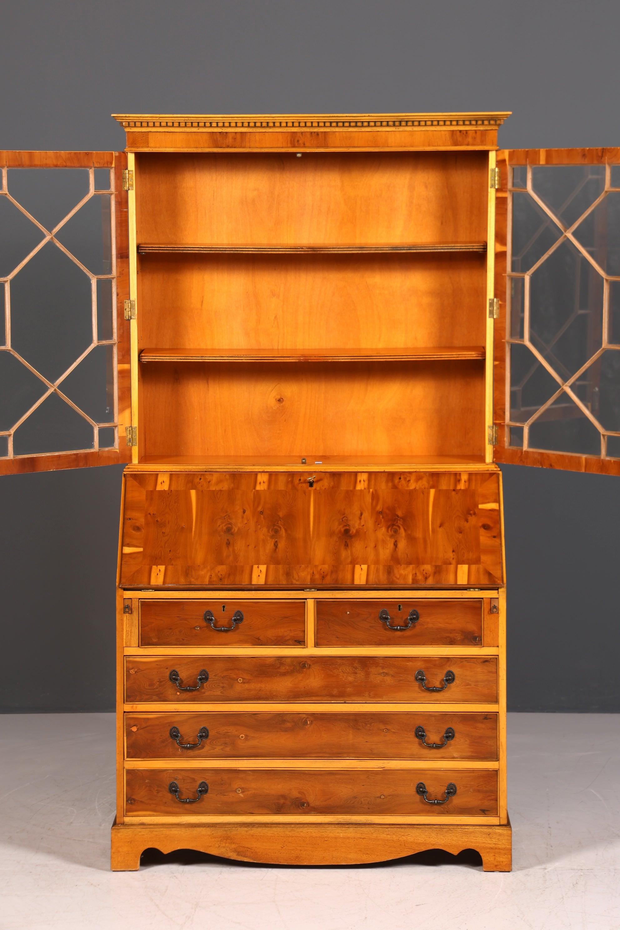 G011 Finish cm, Stilvoller Englischer Sekretär Büro Aufsatzsekretär Eibe Antik Stil Vitrinen Schrank UK