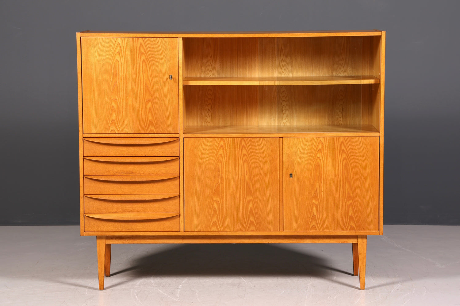 G246 Finish Traumhafter Mid Century Highboard Retro Vitrine 60er Jahre Schrank Kommode (Kopie)