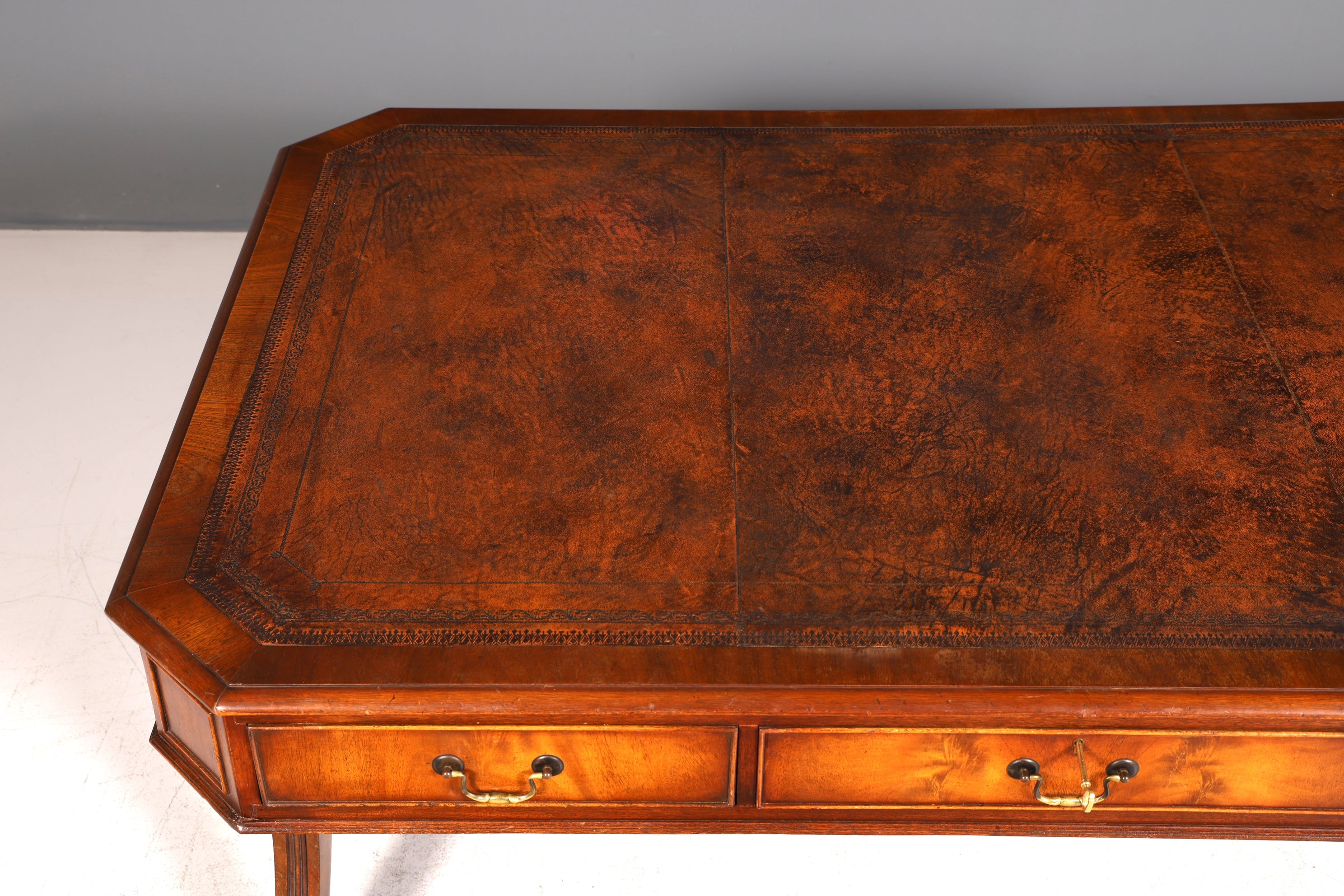 Wunderschöner Englischer Schreibtisch Office Table Mahagoni Partner Desk Echt Lederauflage Regency Partner Desk Bürotisch