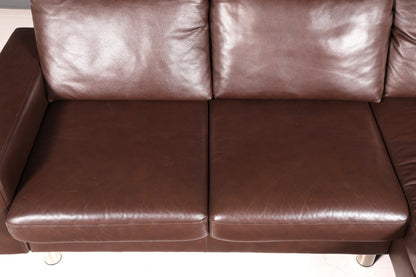 Beautiful Stressless E200 corner sofa in genuine brown leather with chaise longue, footstool, and vintage leather upholstery.