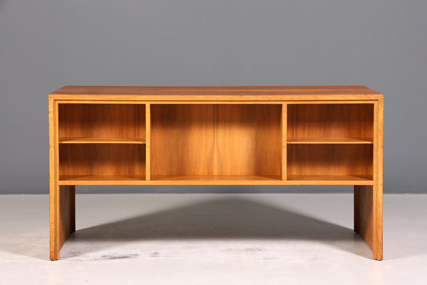 Wunderschöner Mid Century Schreibtisch Nussbaum Danish Design Bürotisch 60er Jahre Office Table Art Deco