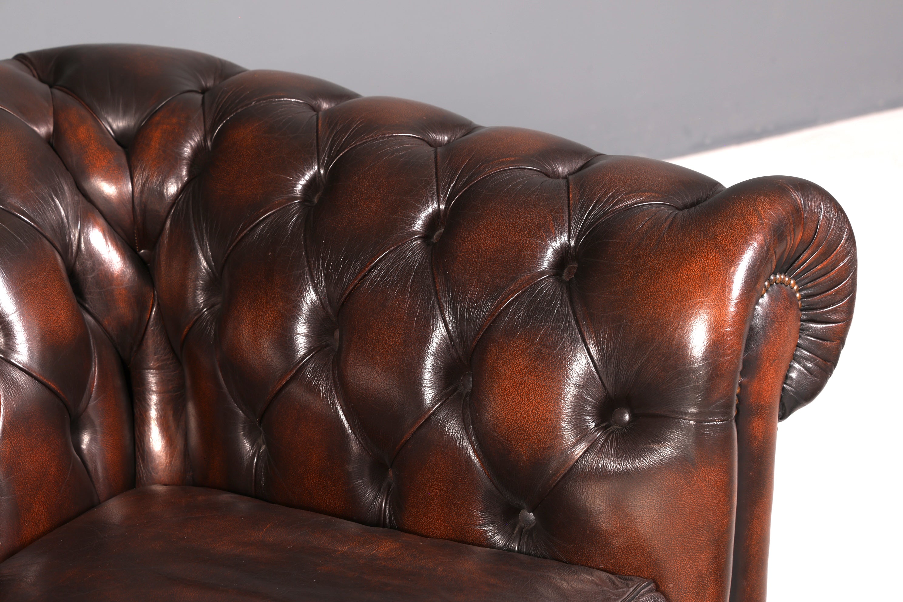 Wunderschönes Original Chesterfield Sofa 2-Sitzer Couch Echt Leder Englisch Polstersofa