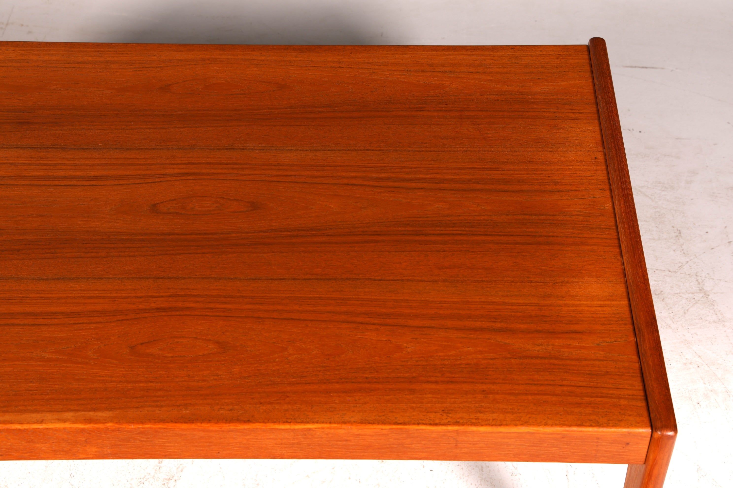 Beautiful Mid-Century teak coffee table, retro side table, vintage coffee table, 1970s living-room table