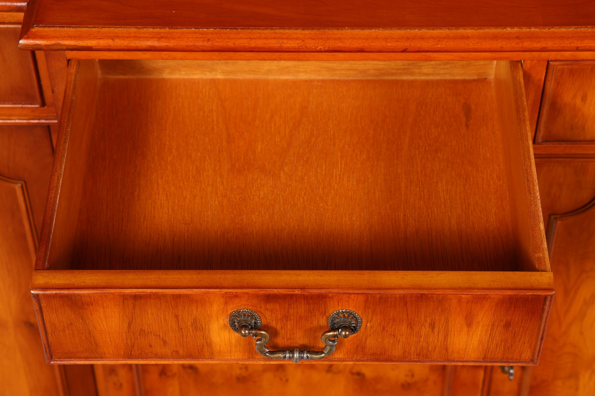 Wunderschöne Englische Vitrine Bücherschrank Buffet Englisch Eibe Glasvitrine Bibliothek Vitrinenschrank