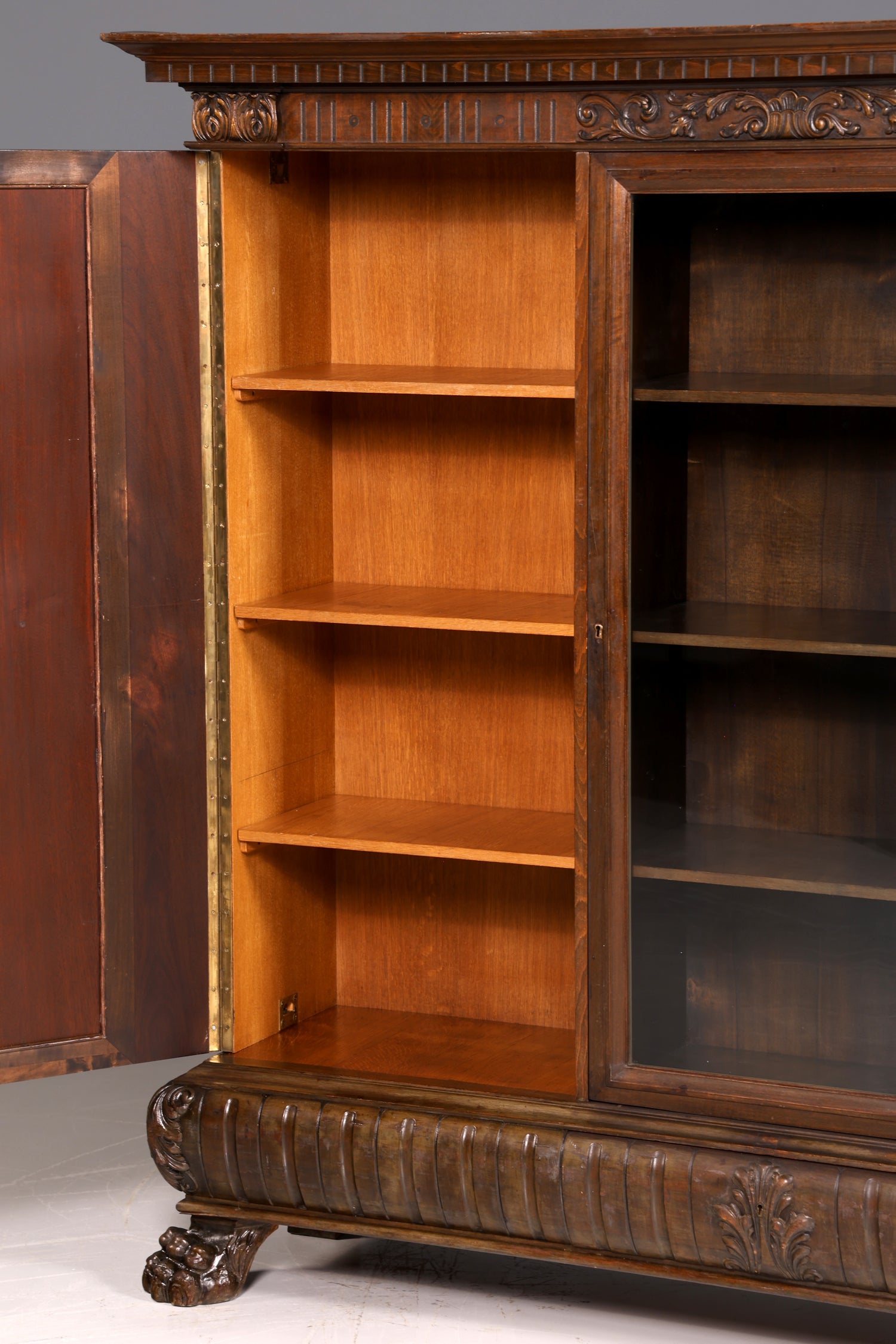 Beeindruckender Neorenaissance Bücherschrank Gründerzeit Vitrine Herrenzimmer Buffet Schrank Antik Massivholz