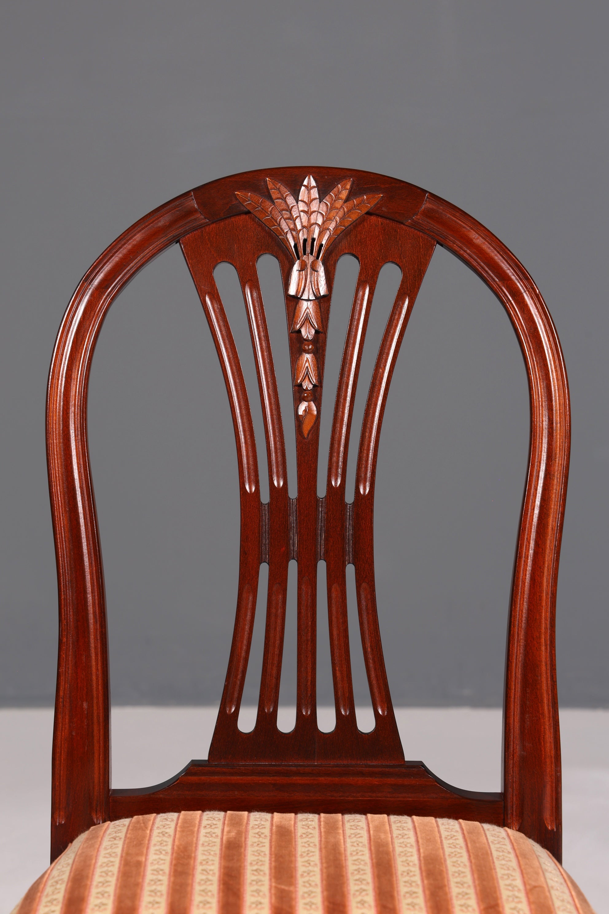 Traumhafter Stuhl im Gustavianischem Stil Englisch Küchenstuhl Antik Stil Sekretär Stuhl 1 von 2