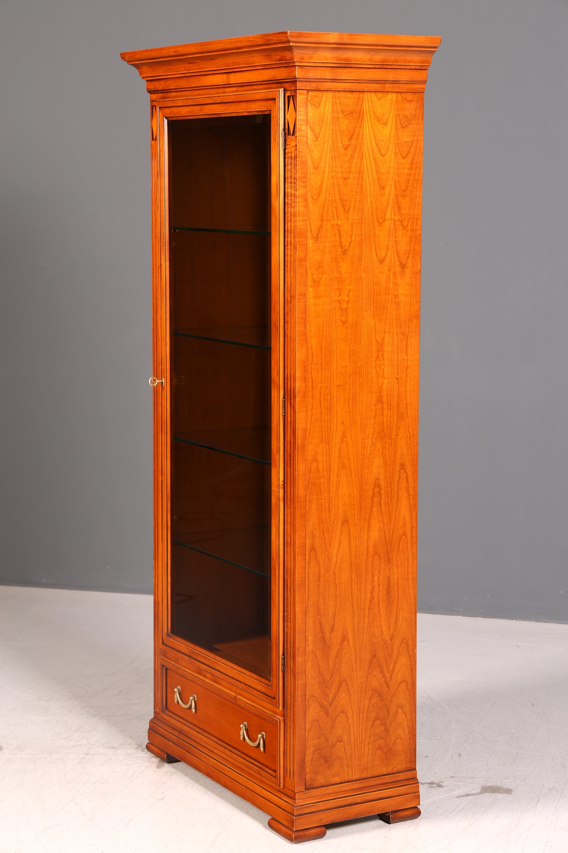 Traumhafte Original Selva Vitrine Villa Borghese Antik Stil Glasvitrine Buffet Schrank mit Beleuchtung