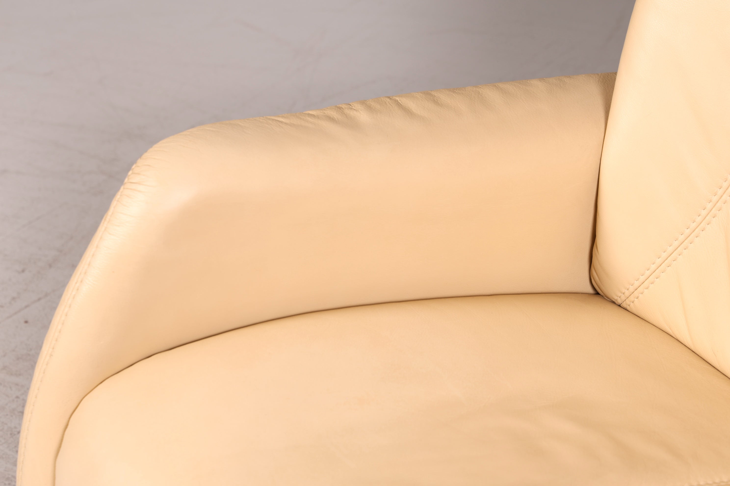 Edles Himolla Cumuly 2-Sitzer Ledersofa mit Hocker Echtleder Creme Relaxsofa Couch Sofa Vintage