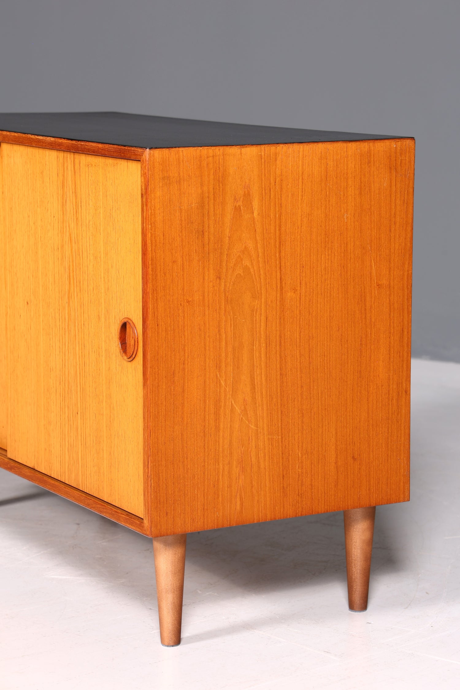 Traumhafter Mid Century Schrank Teak Holz Schiebetür Kommode Sideboard Flurschrank