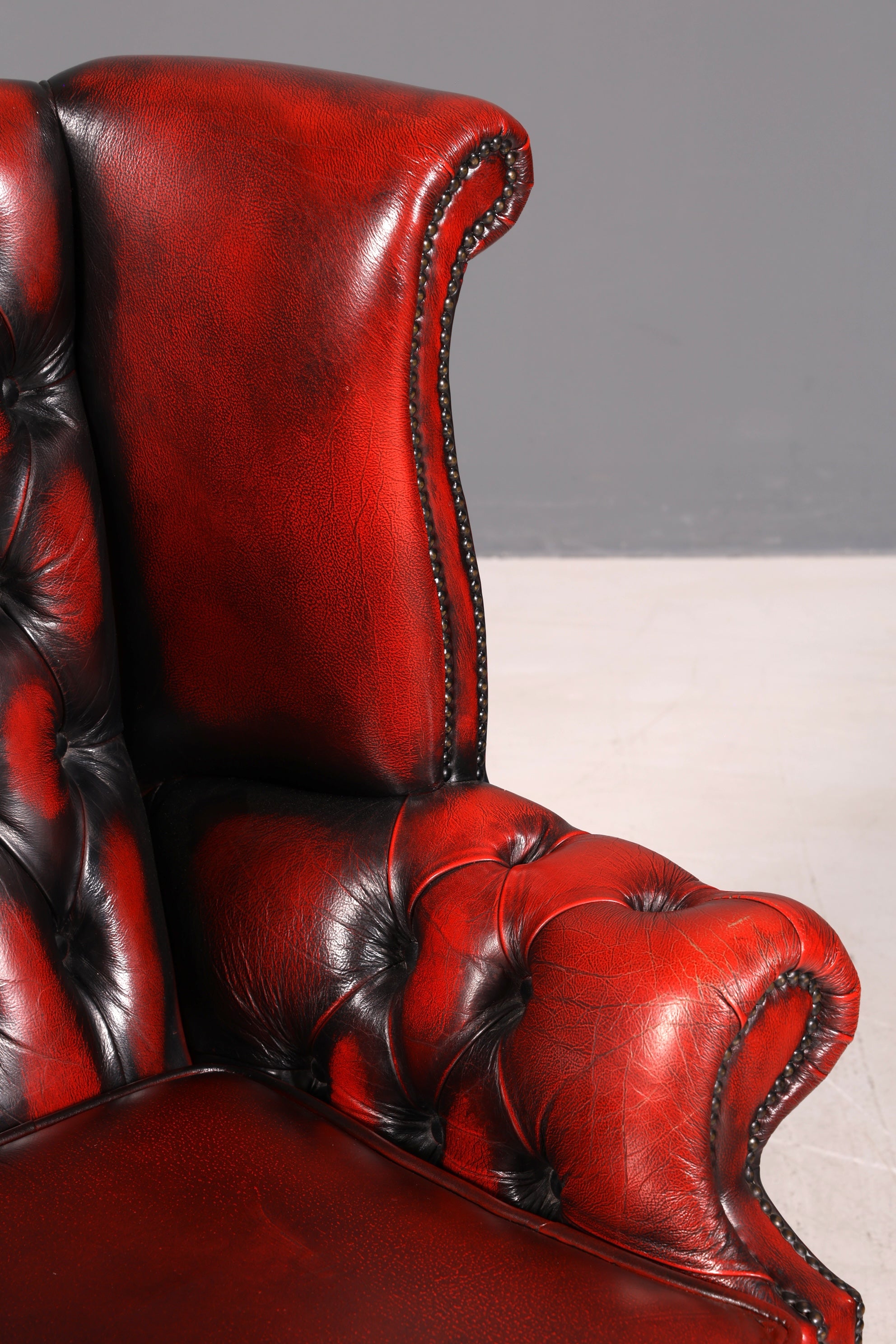 Original Chesterfield Ohrenbacken Sessel Queen Anne Englisch Oxblood Leder Herrensessel UK Armlehnsessel 1 von 2
