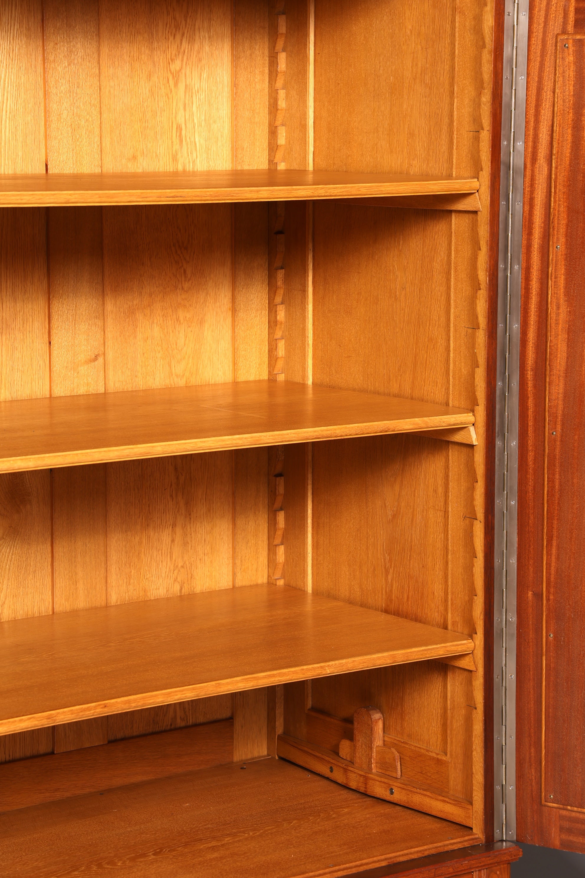 Edler Jugendstil Schrank Kleiderschrank Antik Eiche Wäscheschrank Dielenschrank