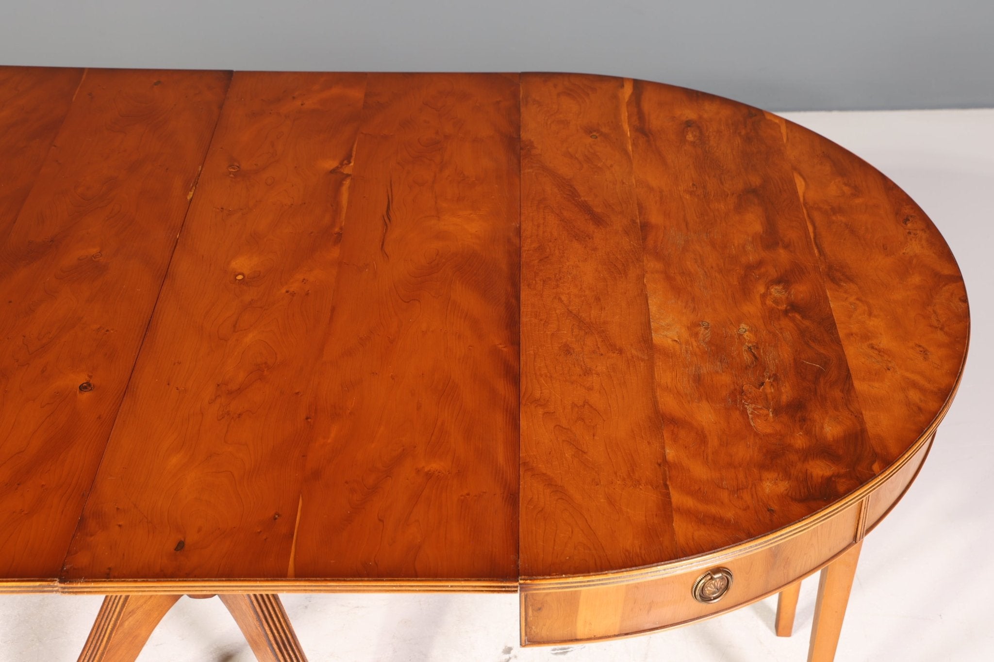 Dreamy English table extendable dining table antique style 60s kitchen table yew