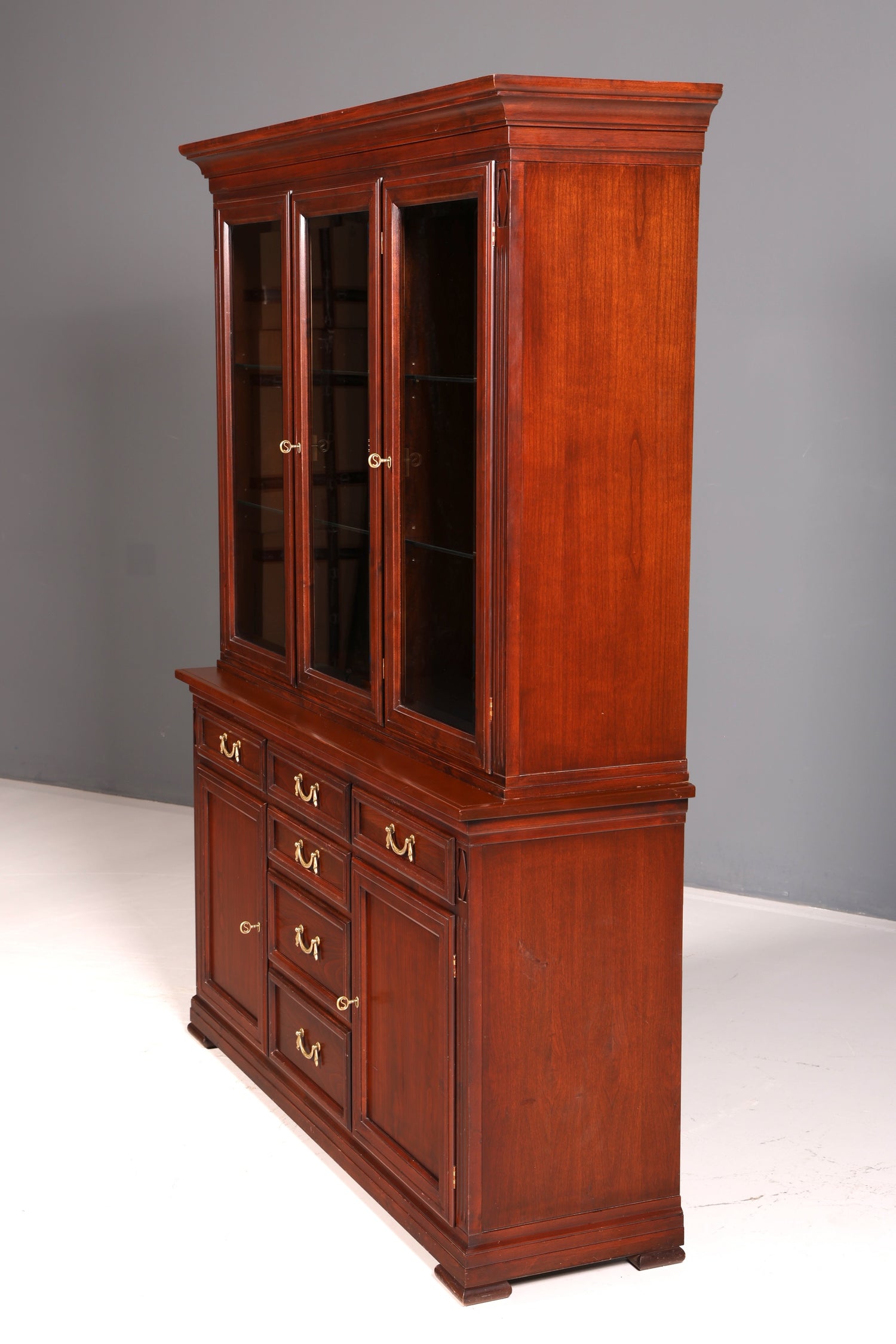 Wunderschöne Original Selva Vitrine Villa Borghese Antik Stil massiv Holz Buffet Schrank Bibliothek