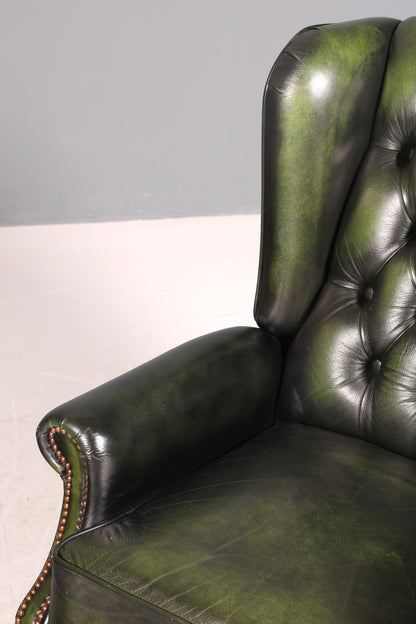 Original Chesterfield Queen Anne Ohrenbackensessel Grün Englisch Leder Herrensessel UK Armlehnsessel Relaxsessel