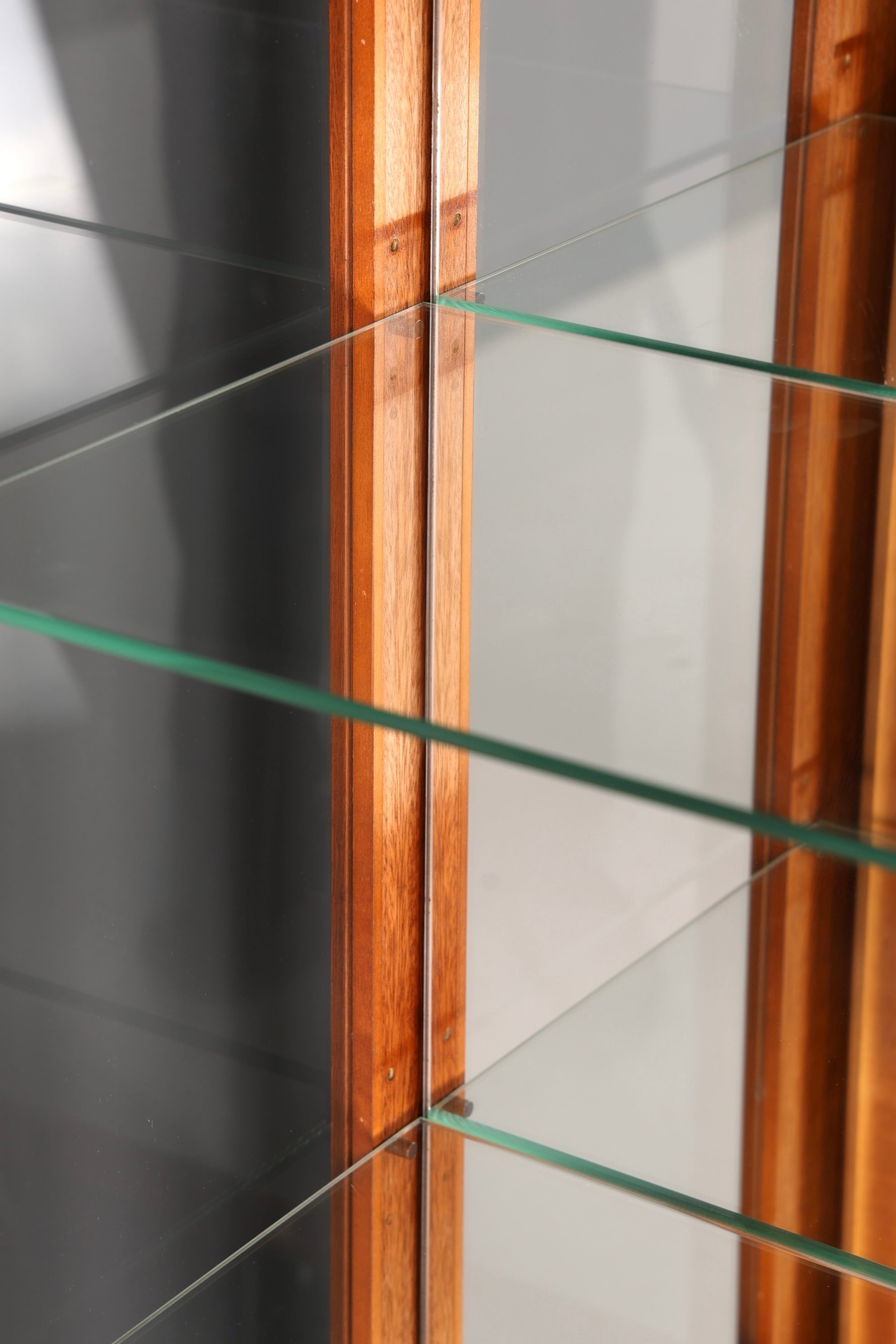 Wunderschöne Englische Vitrine Eibe Bücherschrank Buffet Antik Stil Glasvitrine