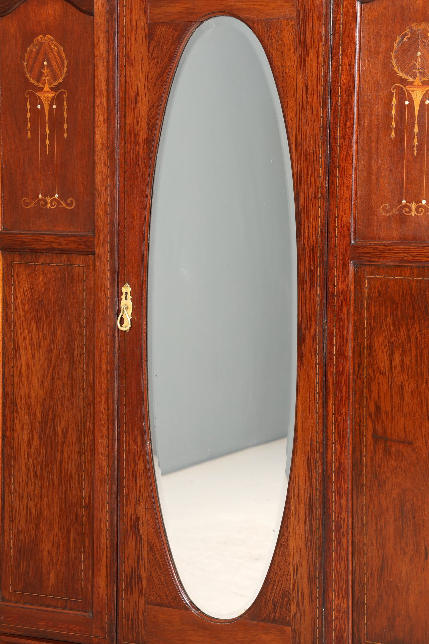 Traumhafter Englischer Jugendstil Schrank um 1910 massiv Holz Kleiderschrank
