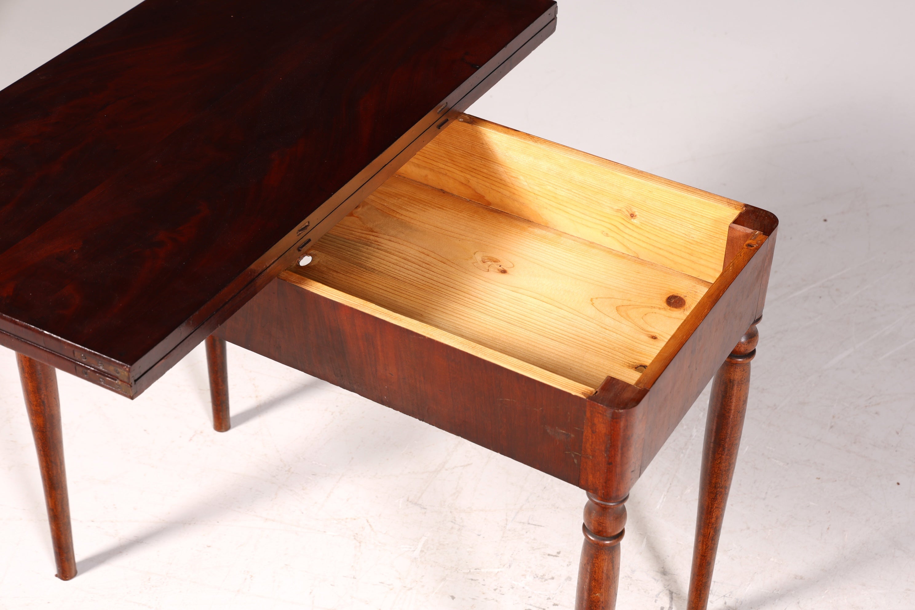 Traumhafter Louis Philippe Tisch ausklappbarer Konsolentisch Englischer Schreibtisch echt Holz Antik Spieltisch Küchentisch Esstisch