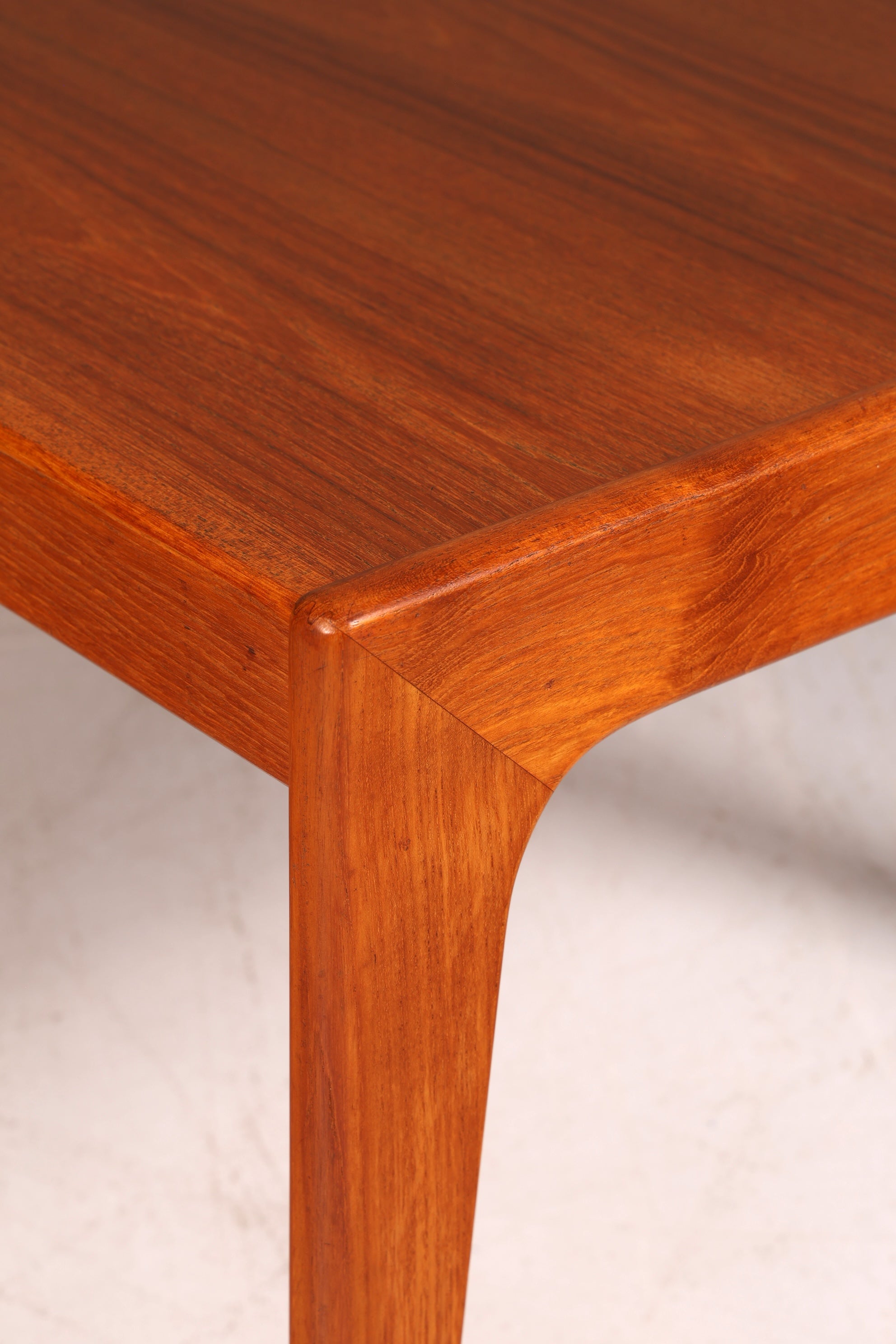 Beautiful Mid-Century teak coffee table, retro side table, vintage coffee table, 1970s living-room table