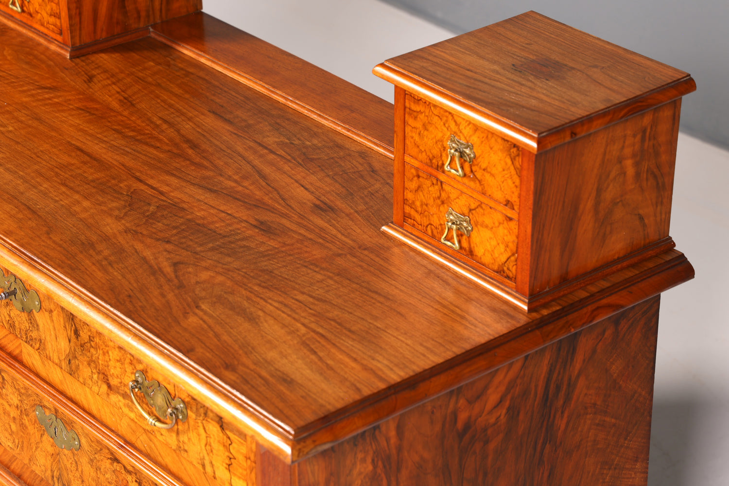 Wunderschöne Gründerzeit Kommode Louis Philippe Nussbaum Schubladenkommode Sideboard Antik um 1880