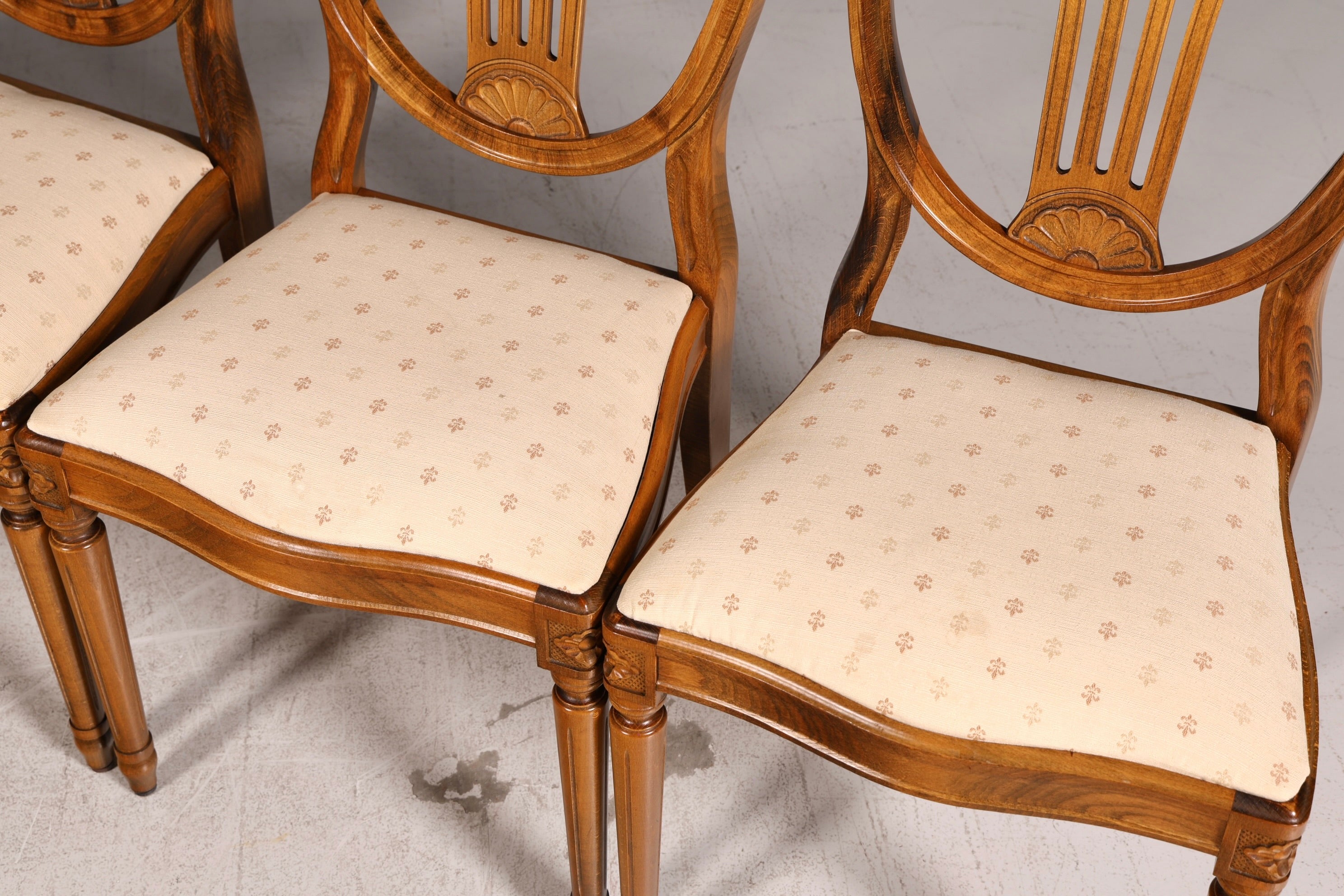 6x Traumhafte Stühle im Gustavianischen Stil Englisch Küchenstühle Antik Stil Esszimmer Stuhl Set
