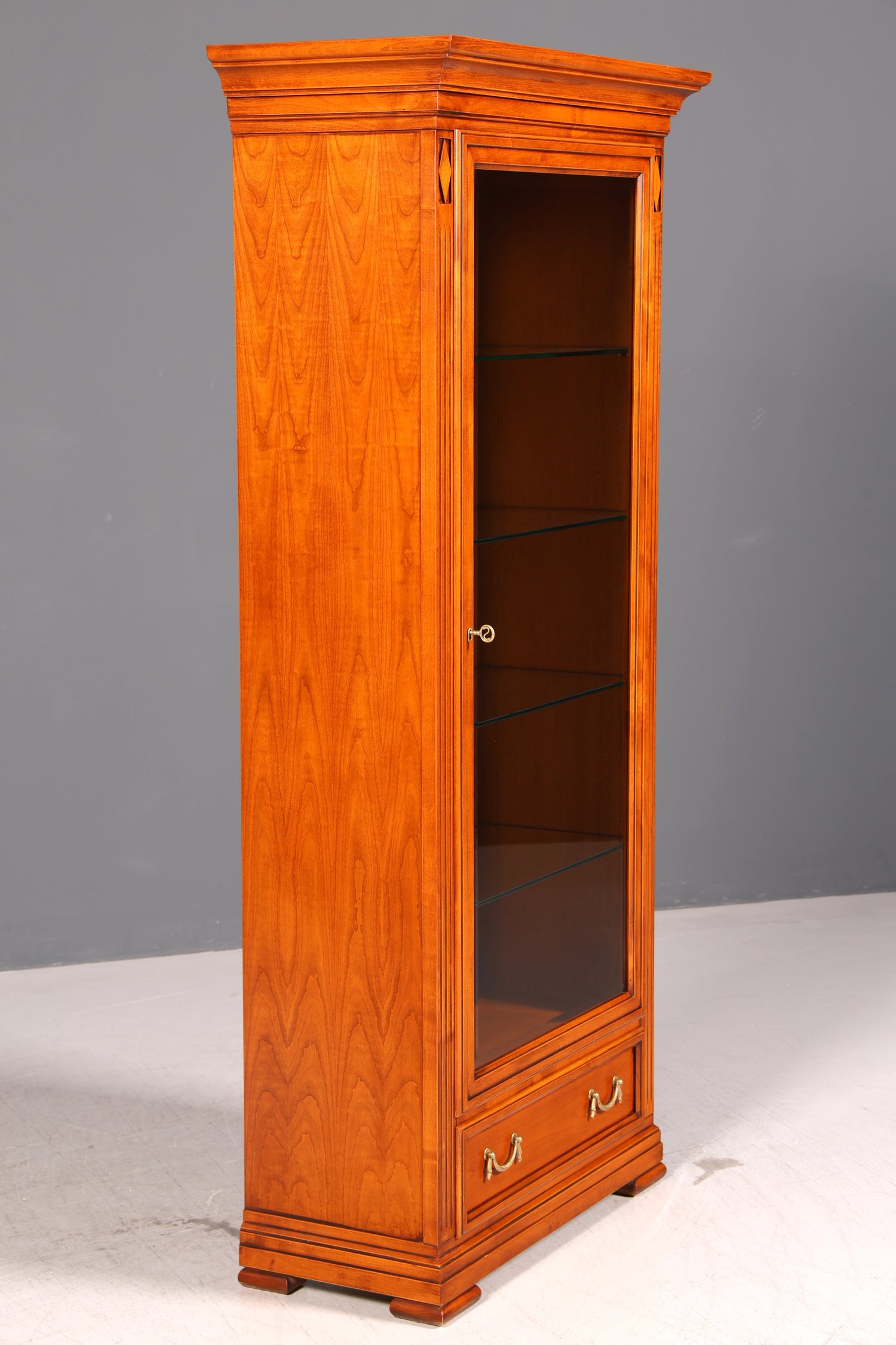 Traumhafte Original Selva Vitrine Villa Borghese Antik Stil Glasvitrine Buffet Schrank mit Beleuchtung