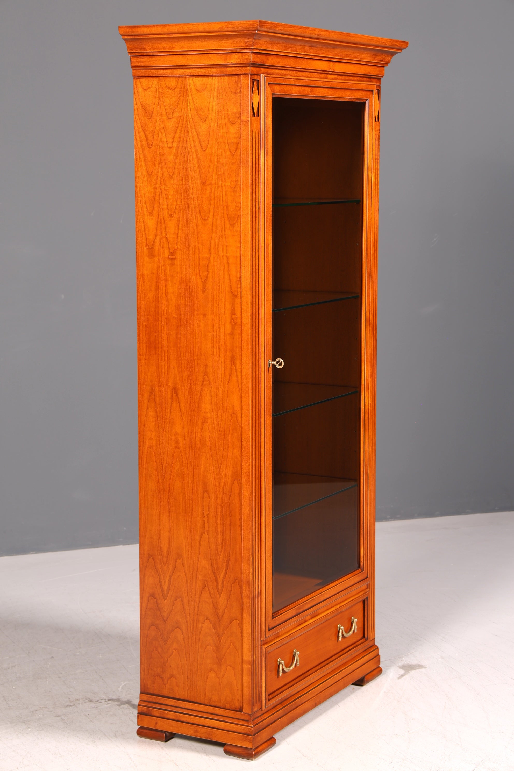 Traumhafte Original Selva Vitrine Villa Borghese Antik Stil Glasvitrine Buffet Schrank mit Beleuchtung