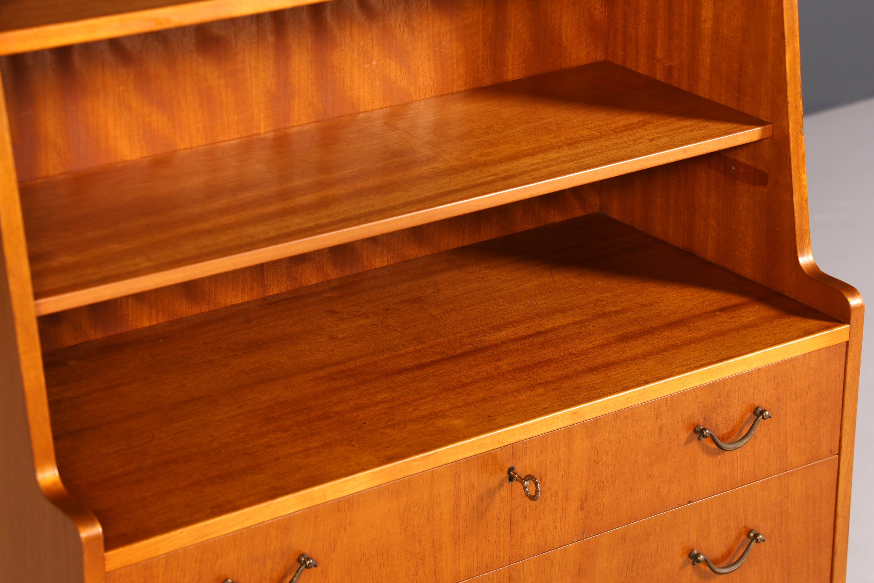 Wunderschönes Mid Century Regal Vintage Kommode Danish Design Highboard Bücherregal Holz Schrank