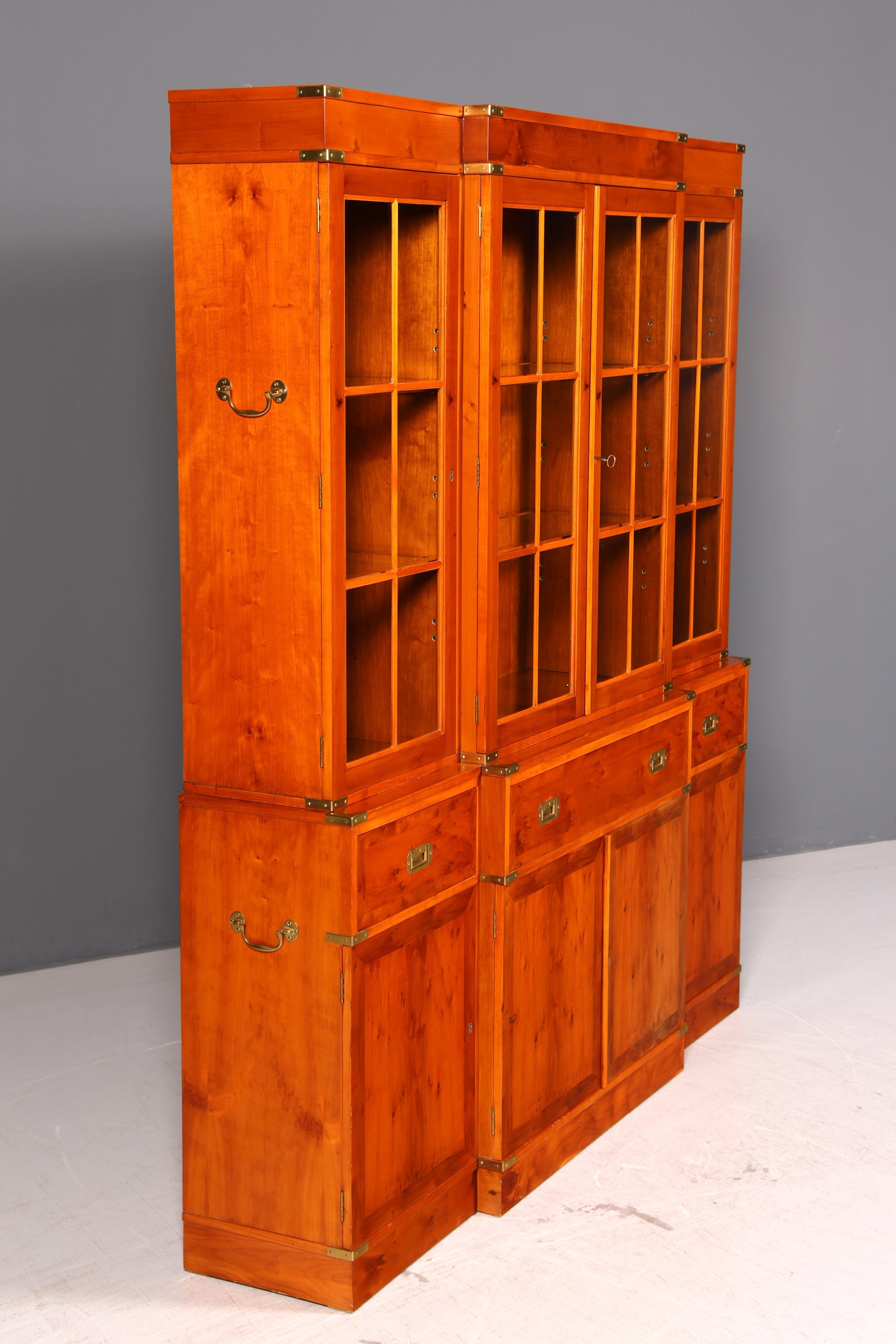 Beeindruckender Maritimer Englischer Vitrinenschrank Bibliothek Bücherschrank Anrichte Buffet Glasvitrine Antik Vintage
