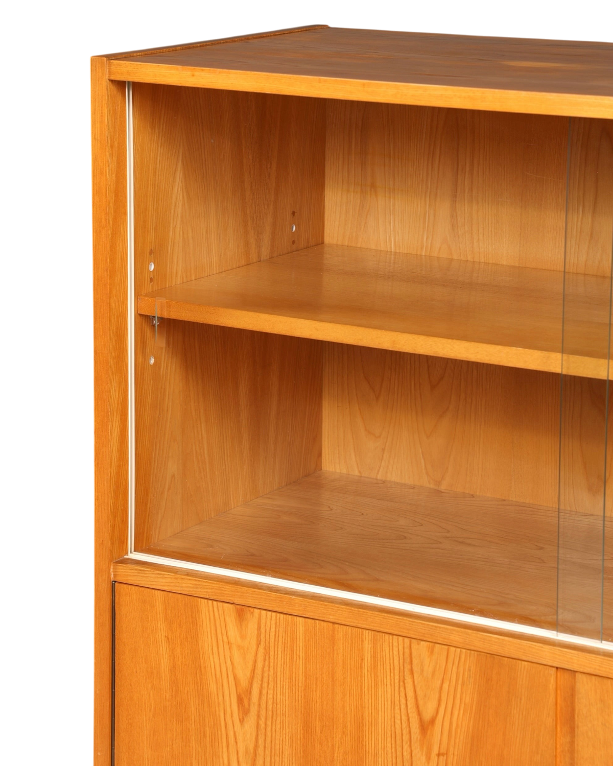 Hauptstadt Möblerei H824 Regal aus hellem Holz mit verstellbaren Einlegeböden und Glasschiebetüren