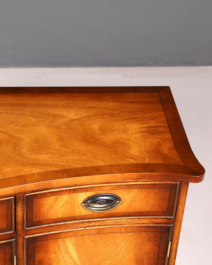 Beautiful Bevan Funnell English sideboard, Reprodux buffet cabinet, chest of drawers, credenza