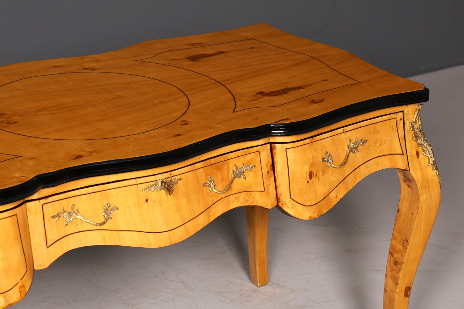 Beautiful Louis XV-style desk French office desk antique-style office table solid wood