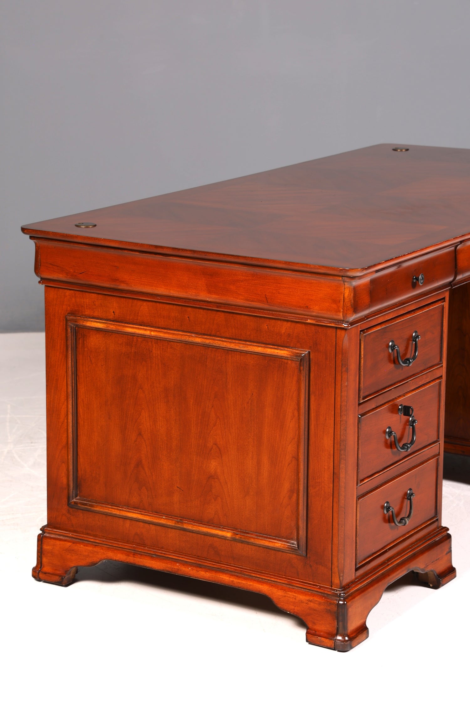 Wunderschöner Englischer Schreibtisch Liberty Furniture  Bürotisch Antik Office Desk