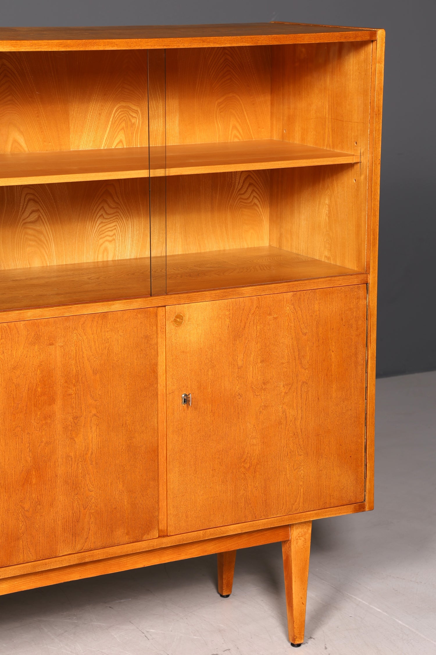 G739 Finish Traumhafter Mid Century Highboard Retro Vitrine 60er Jahre Schrank Kommode (Kopie)