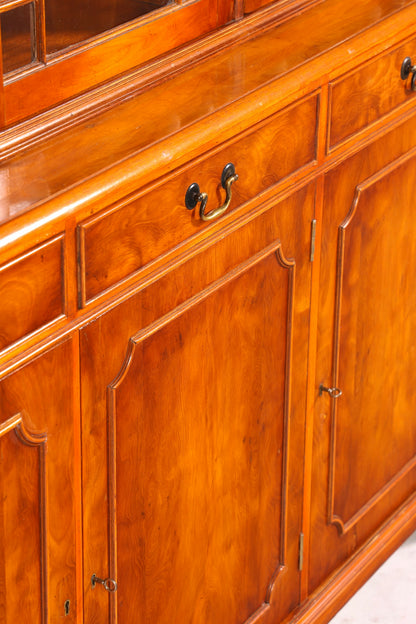 Wunderschöne Englische Vitrine Bücherschrank Buffet Antik Stil Englisch Eibe Glasvitrine Bibliothek