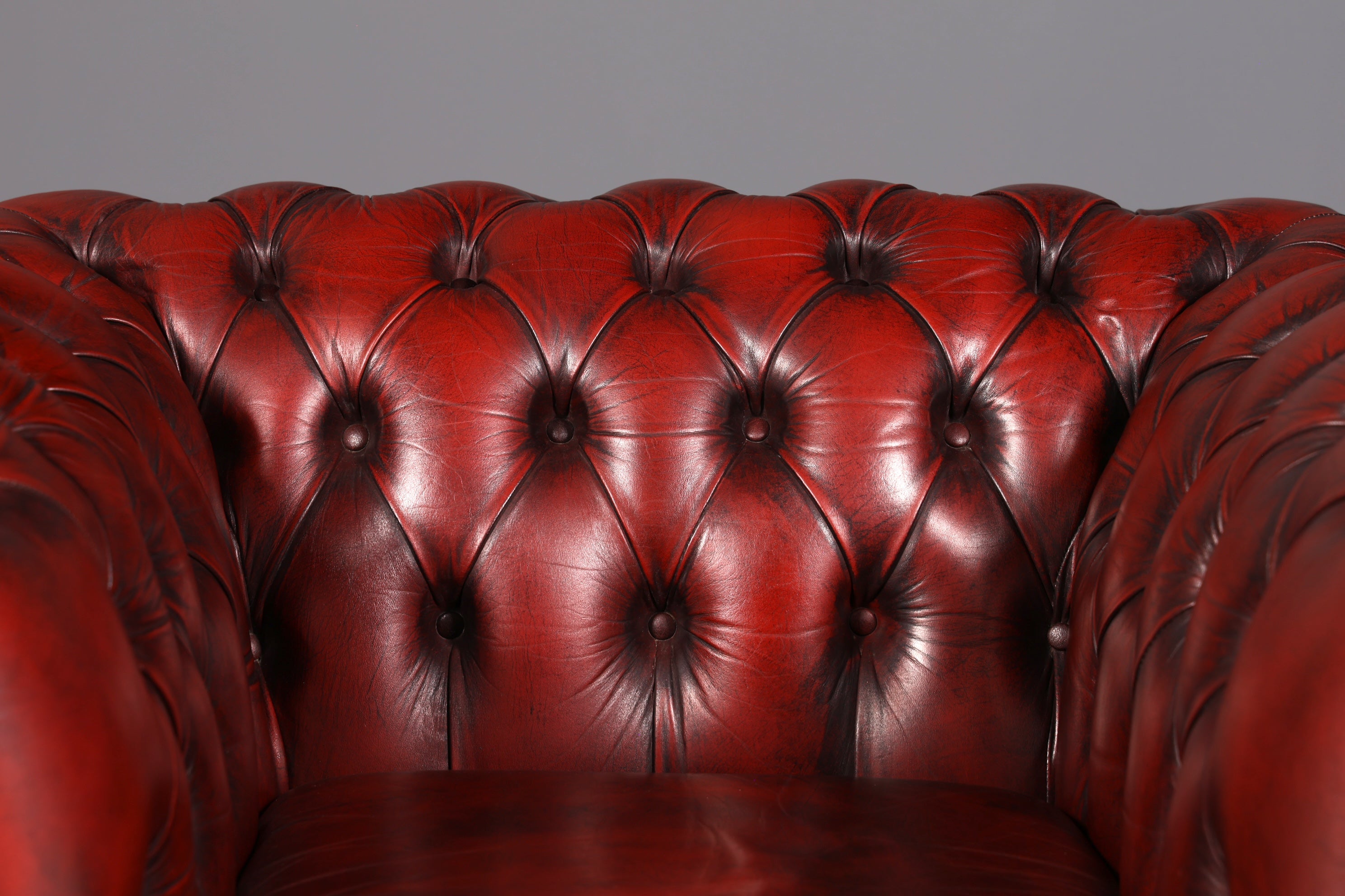 Stilvoller Original Chesterfield Sessel Oxblood Echtleder Englischer Armlehnsessel Herrensessel Antik Ledersessel