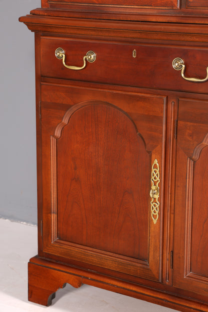 Edle Original Drexel Heritage Vitrine Bücherschrank USA Schrank Buffet Regal Glasvitrine