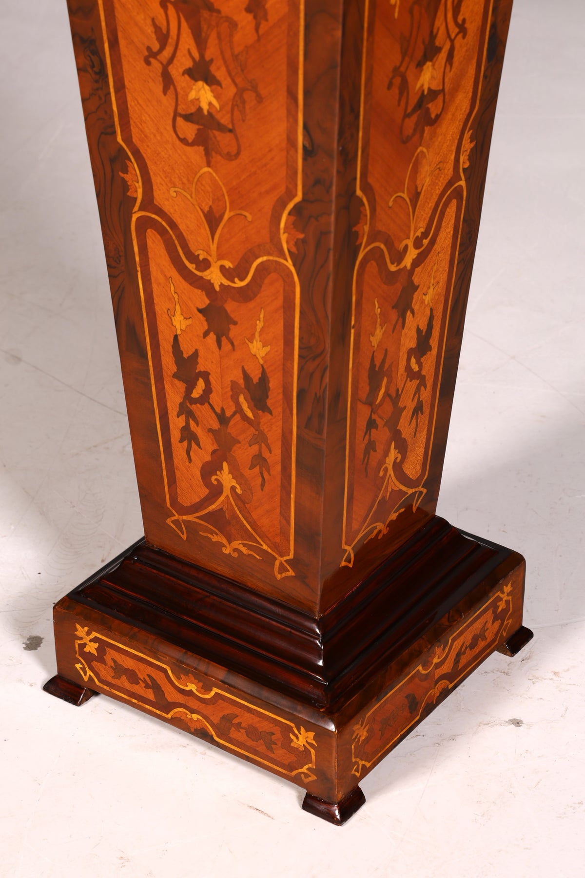Traumhafte Barock Stil Säule Louis XV Blumensäule Naturstein Marmor Ablage