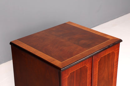 Edler Englischer HiFi-Schrank Sheldon Mahagoni Musikschrank Plattenschrank Phonoschrank 60s Vintage