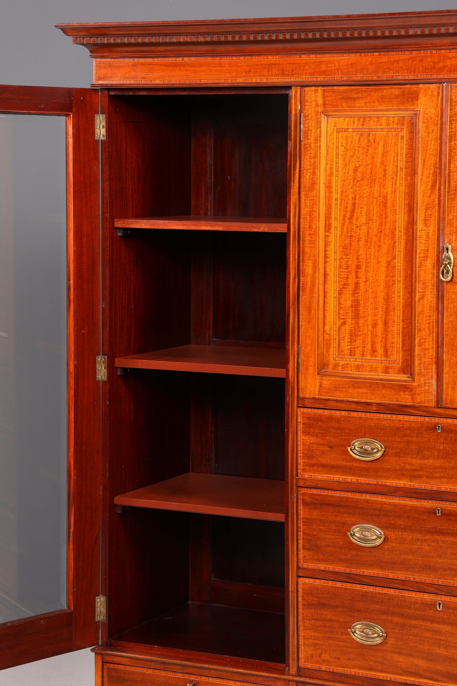 Beeindruckender Antiker Englischer Vitrine Kleiderschrank Wäscheschrank Dielenschrank Schrank Vintage