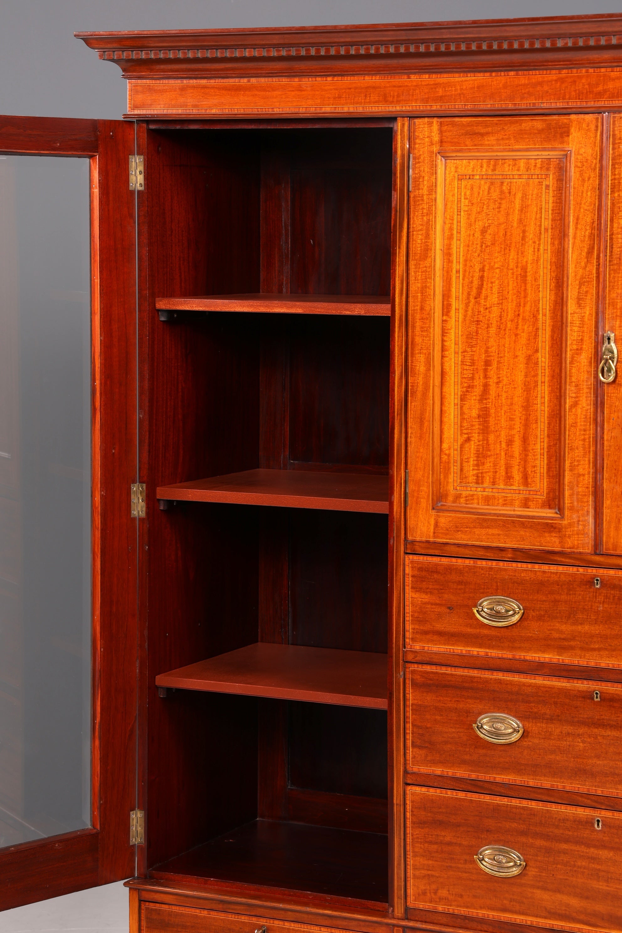 Beeindruckender Antiker Englischer Vitrine Kleiderschrank Wäscheschrank Dielenschrank Schrank Vintage